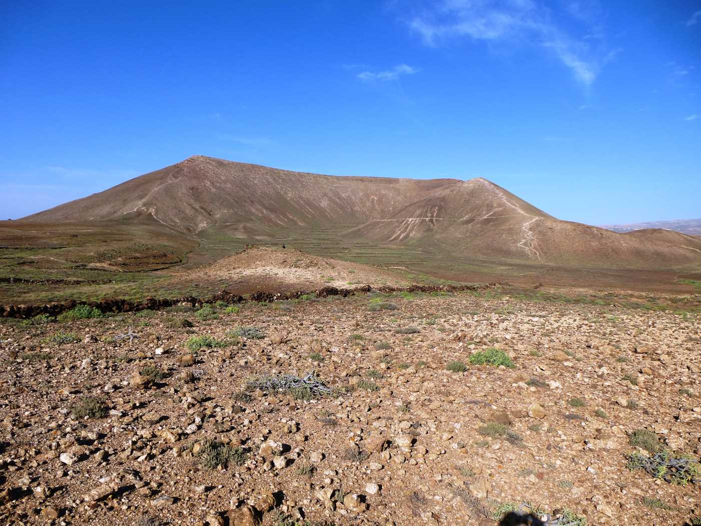 The horseshoe shapped Montana de Tinaguache