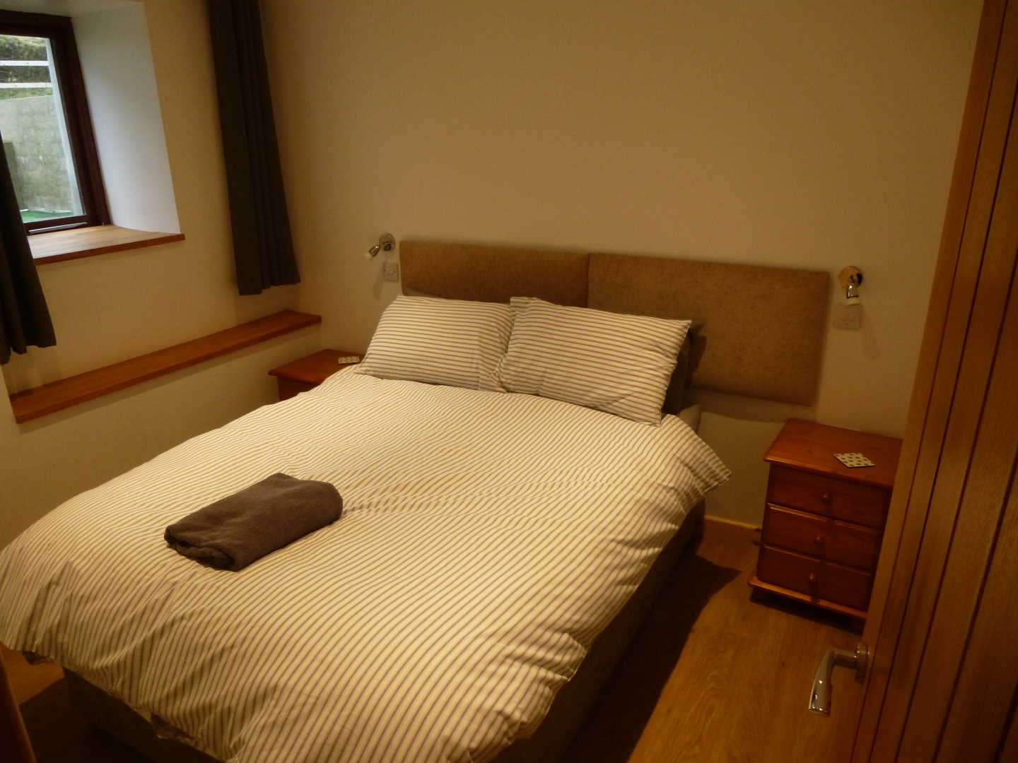 A view of the bedroom